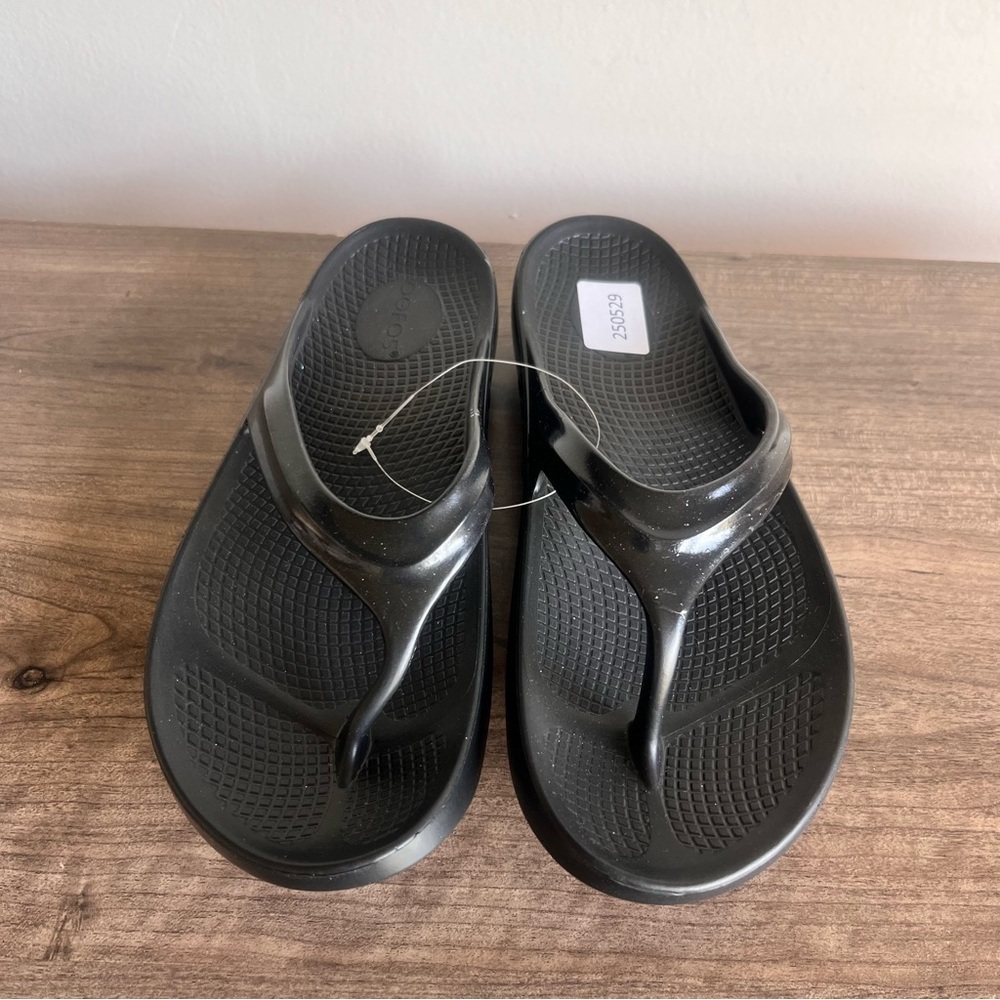 Oofos OOLaLa Women's Black Recovery Sandal Size 11 - Picture 2 of 7